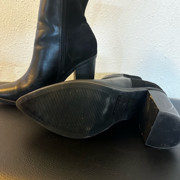 Sleek Black Heeled Boots - Picture 3 of 4